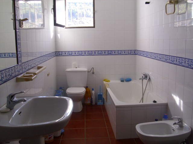 Image No.12-4 Bed Country Property for sale