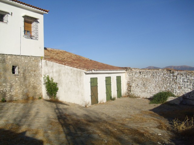 Image No.9-4 Bed Country Property for sale