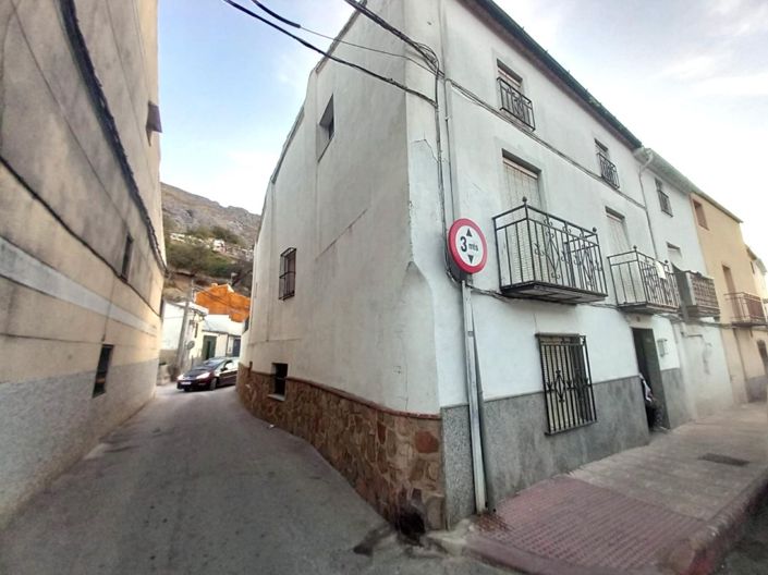 Image No.3-Maison de ville de 4 chambres à vendre à Martos