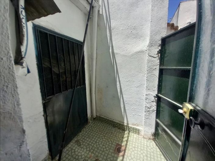 Image No.12-4 Bed Townhouse for sale