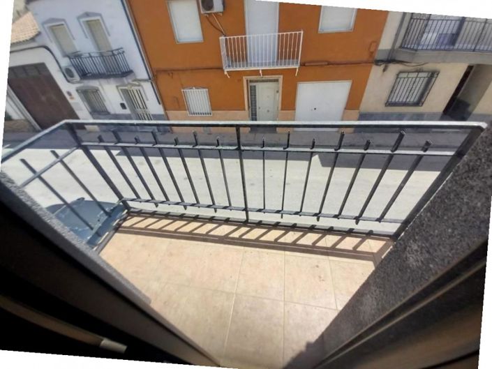 Image No.19-4 Bed Townhouse for sale