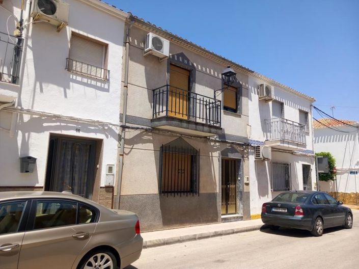 Image No.3-4 Bed Townhouse for sale