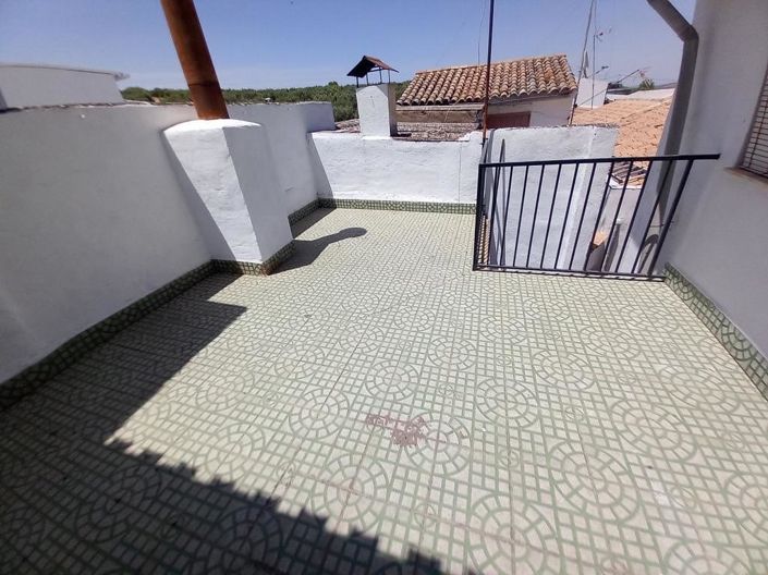 Image No.22-4 Bed Townhouse for sale