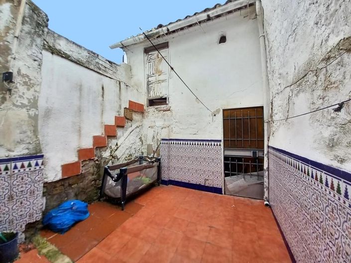 Image No.17-4 Bed Townhouse for sale