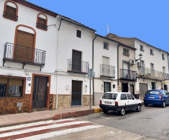 Image No.3-4 Bed Townhouse for sale