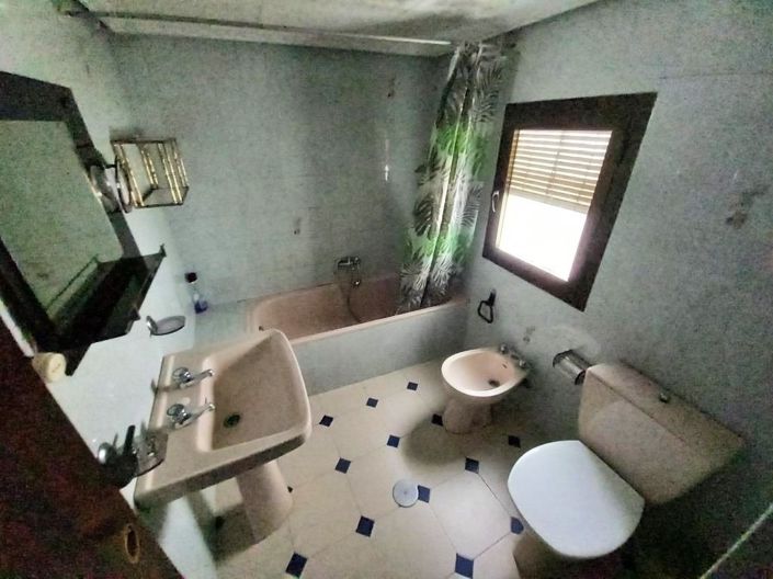 Image No.23-4 Bed Townhouse for sale