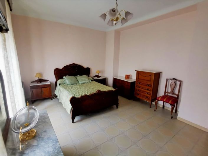 Image No.25-5 Bed Village House for sale