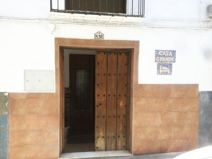 Image No.1-4 Bed Townhouse for sale
