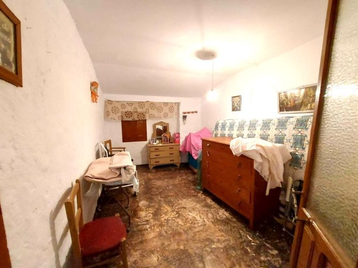 Image No.15-4 Bed Townhouse for sale