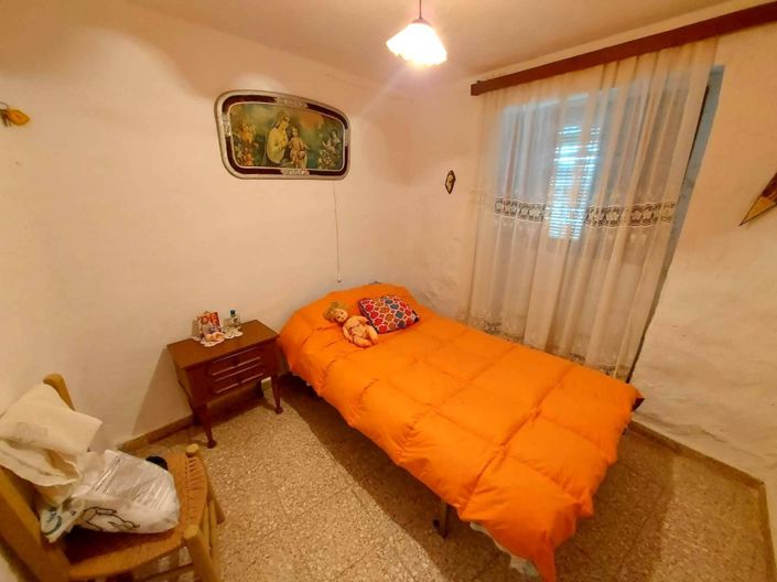 Image No.17-4 Bed Townhouse for sale