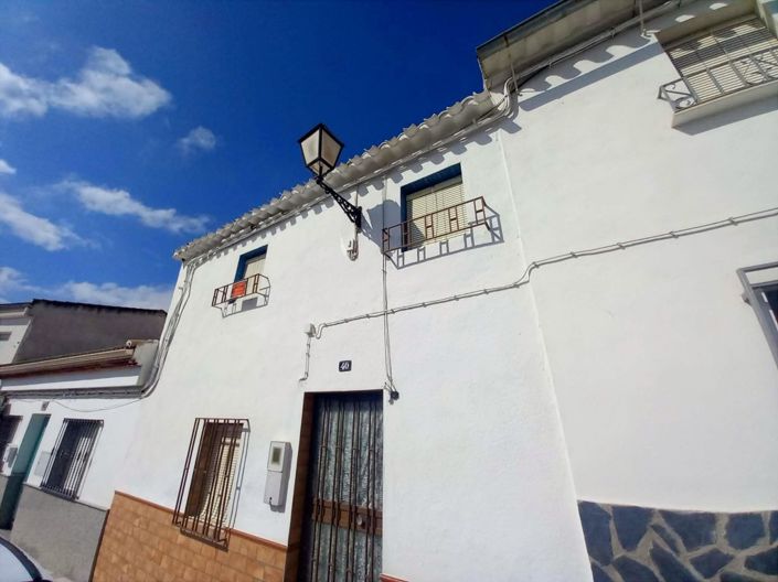 Image No.2-4 Bed Townhouse for sale