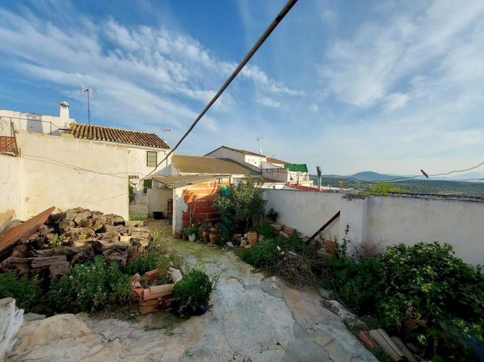 Image No.26-4 Bed Townhouse for sale