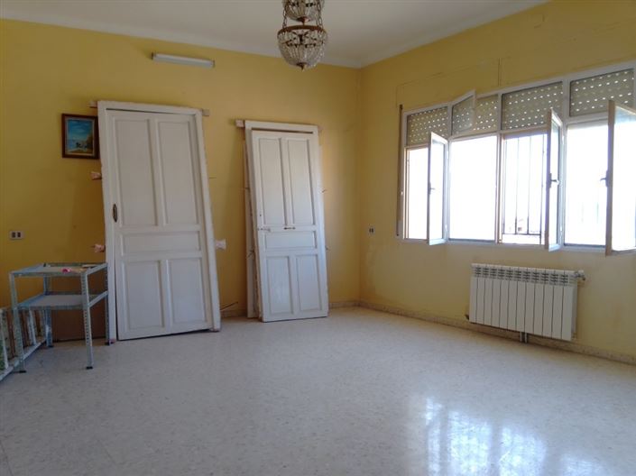 Image No.11-6 Bed Townhouse for sale