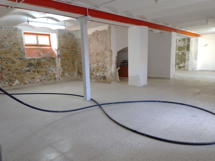 Image No.12-6 Bed Townhouse for sale