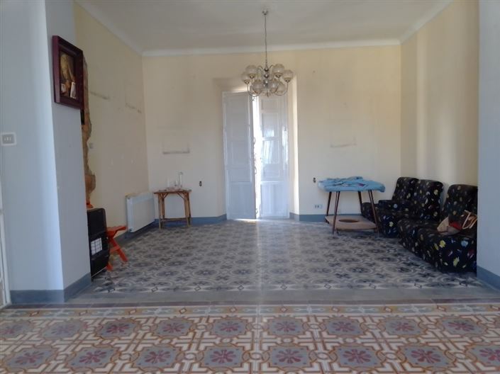 Image No.8-6 Bed Townhouse for sale