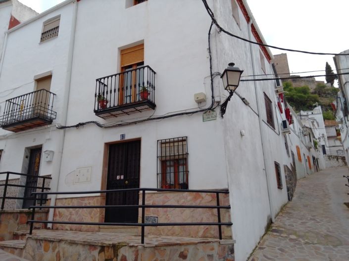 Image No.3-3 Bed Townhouse for sale