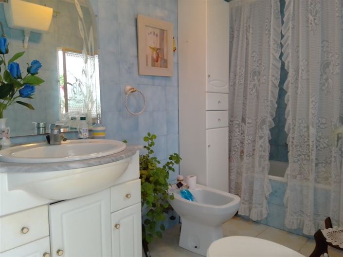 Image No.21-4 Bed Townhouse for sale