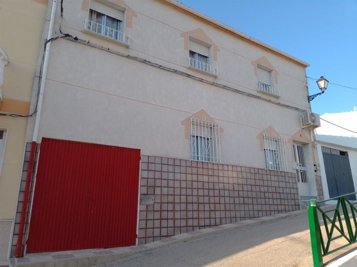 Image No.1-6 Bed Village House for sale