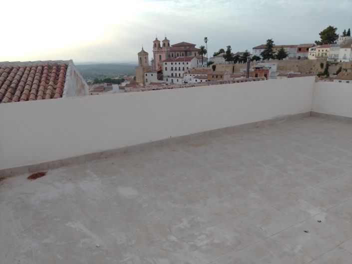 Image No.10-2 Bed Townhouse for sale