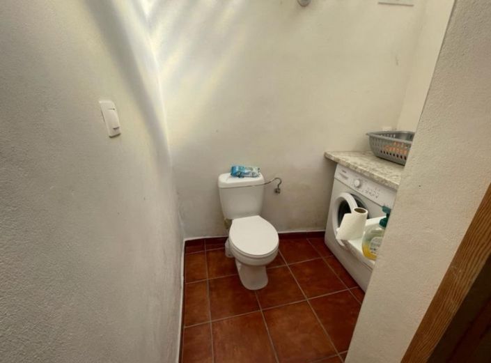 Image No.16-3 Bed Country House for sale