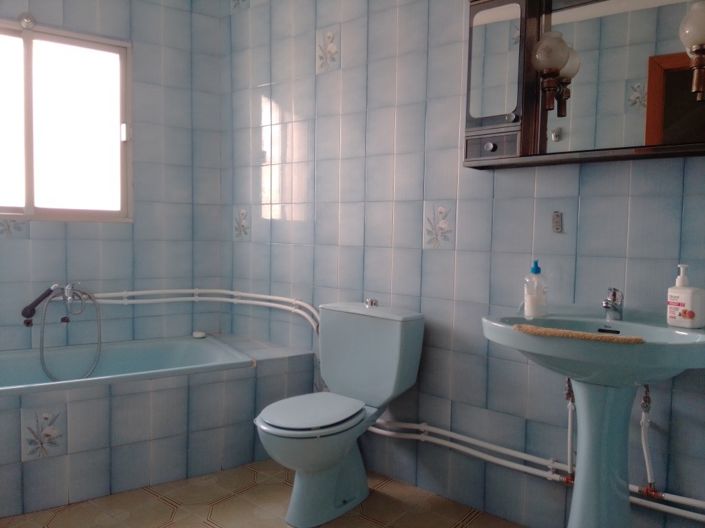 Image No.19-2 Bed Bar for sale