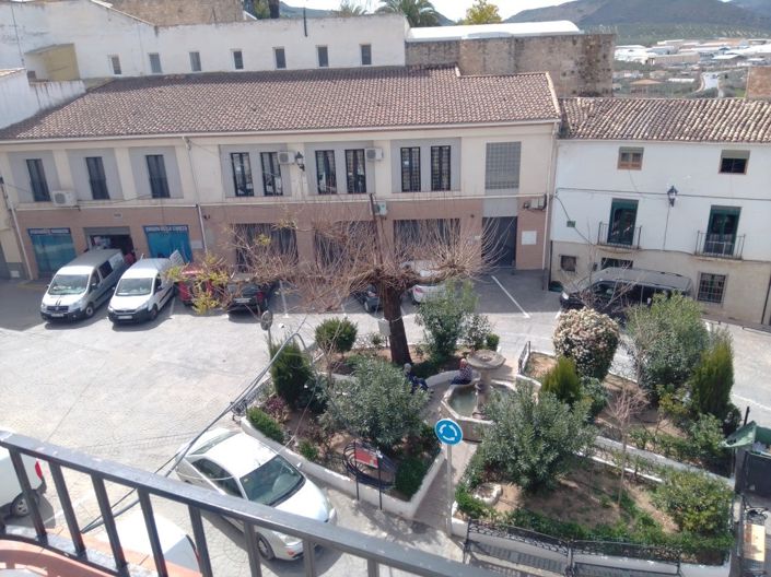 Image No.26-2 Bed Bar for sale