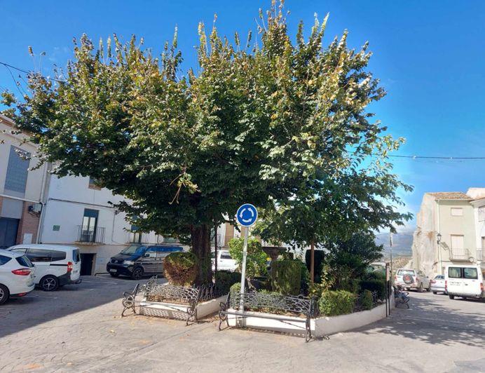 Image No.30-2 Bed Bar for sale