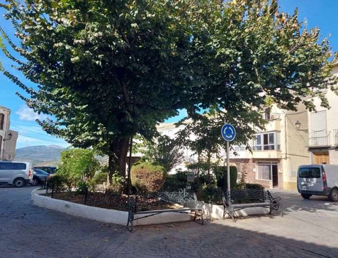 Image No.33-2 Bed Bar for sale