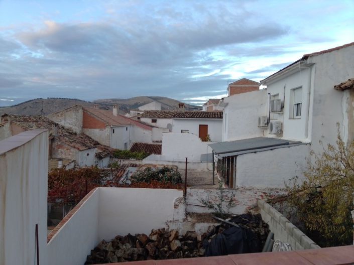 Image No.19-4 Bed Townhouse for sale