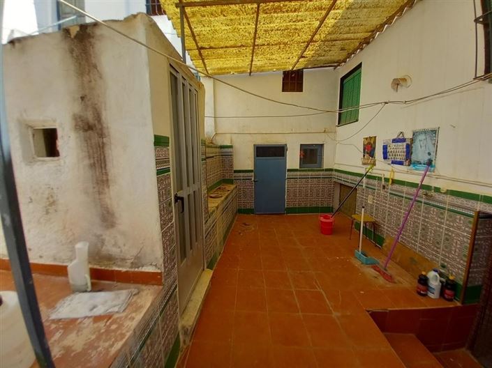 Image No.17-4 Bed Townhouse for sale