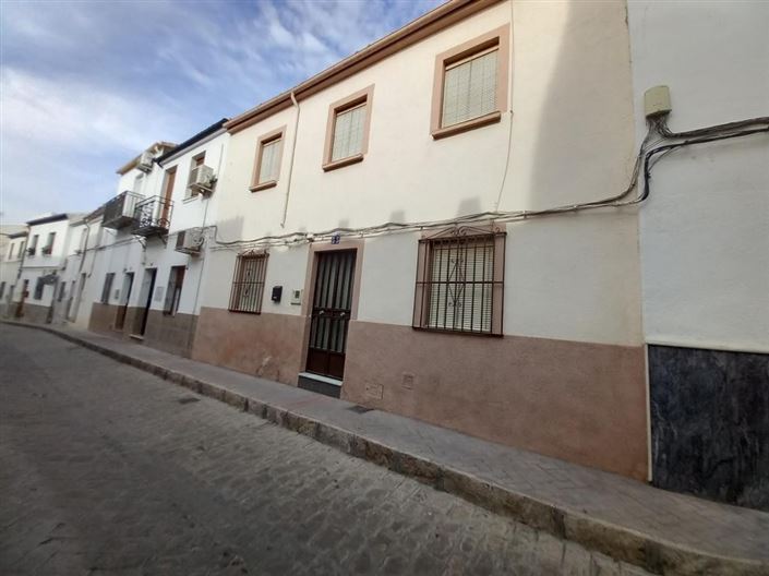 Image No.4-4 Bed Townhouse for sale