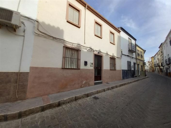 Image No.33-4 Bed Townhouse for sale