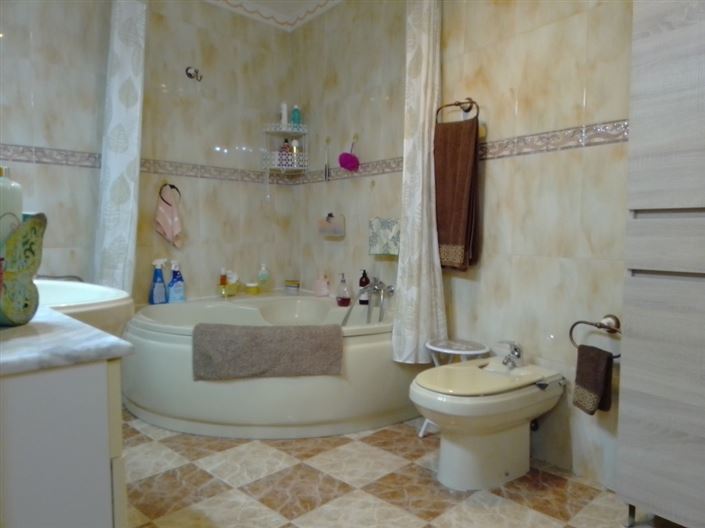 Image No.25-4 Bed Townhouse for sale