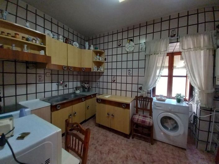 Image No.14-5 Bed Townhouse for sale