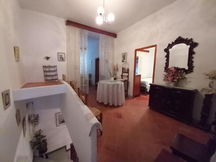 Image No.19-5 Bed Townhouse for sale