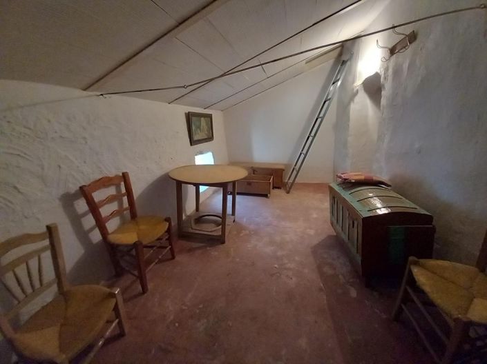 Image No.26-5 Bed Townhouse for sale