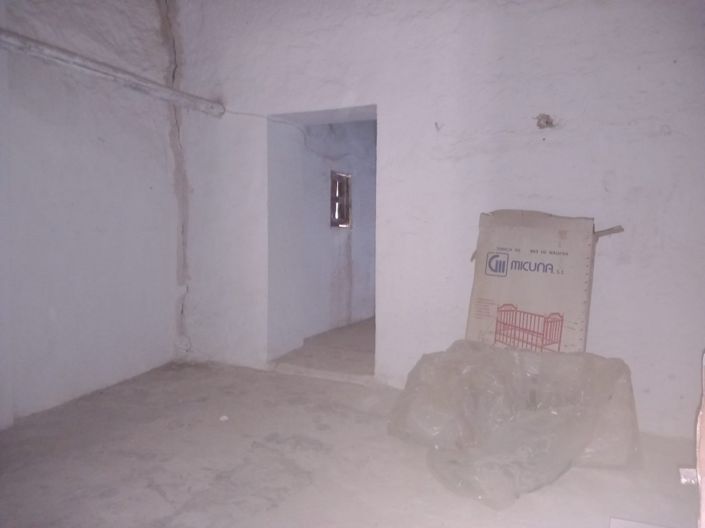 Image No.12-4 Bed Townhouse for sale