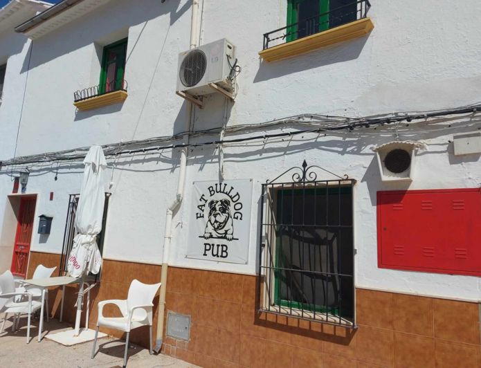 Image No.1-5 Bed Commercial for sale