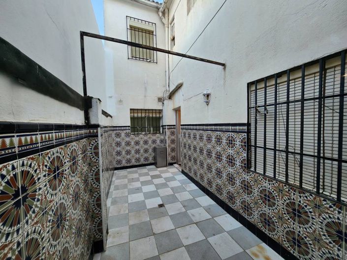 Image No.16-4 Bed Townhouse for sale