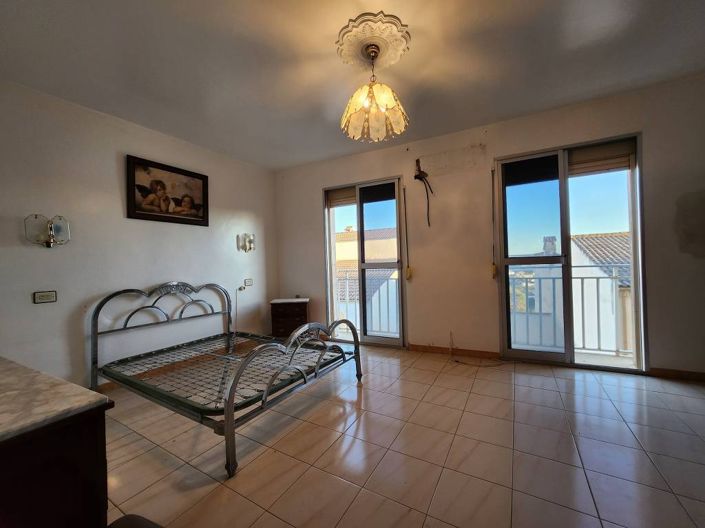 Image No.20-4 Bed Townhouse for sale