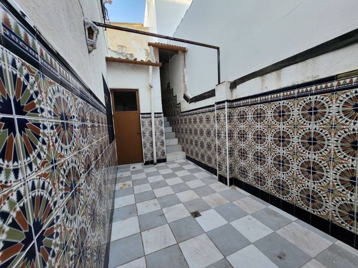 Image No.5-4 Bed Townhouse for sale