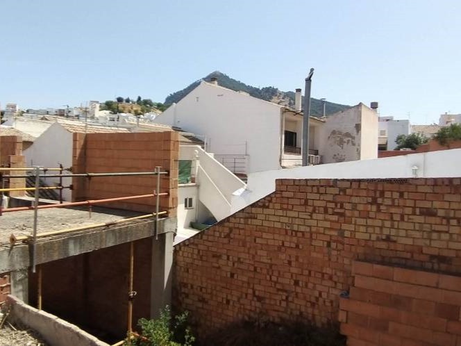 Image No.14-3 Bed Townhouse for sale