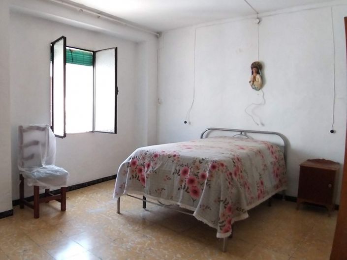 Image No.9-3 Bed Townhouse for sale