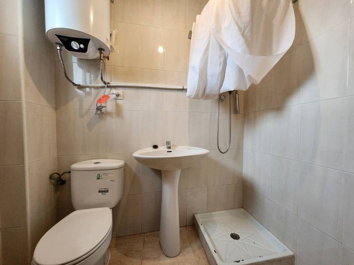 Image No.17-2 Bed Townhouse for sale