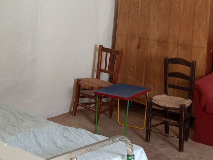 Image No.9-2 Bed Townhouse for sale