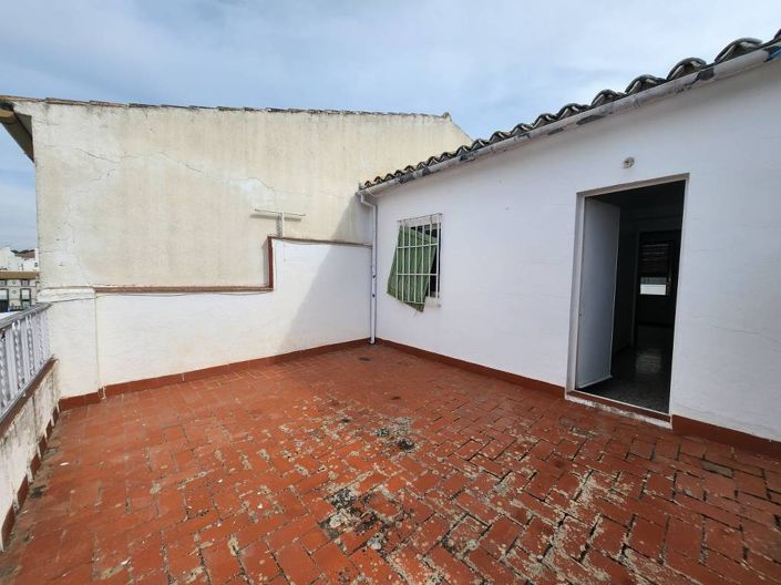 Image No.19-8 Bed Townhouse for sale