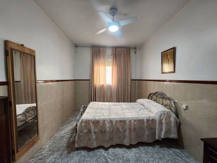 Image No.20-8 Bed Townhouse for sale