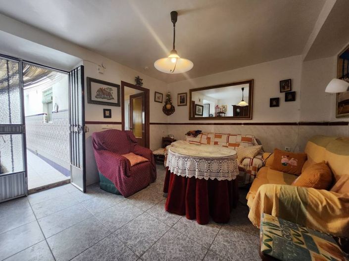 Image No.3-8 Bed Townhouse for sale