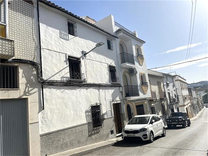 Image No.1-Maison de ville de 3 chambres à vendre à Rute