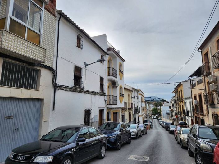 Image No.7-Maison de ville de 5 chambres à vendre à Rute